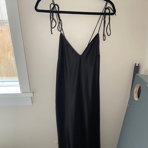 VICTORIA SECRET black satin slip - Picture 1 of 5